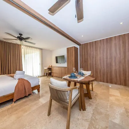 Holiday home King W Private Balcony Rooftop Pool And Gym *