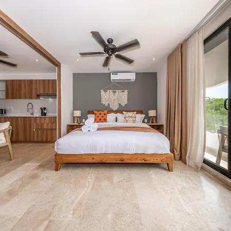 Holiday home King W Private Balcony Rooftop Pool And Gym