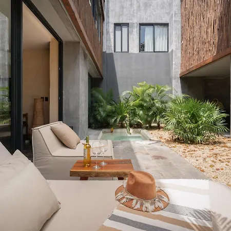 Exclusive 2br Lock-off Huge Terrace & Private Pool Humana Apartment *