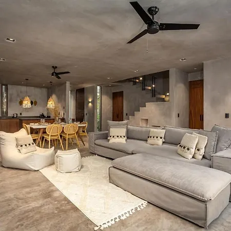 Spectacular Luxury Villa, 3 Bedrooms, Private Pool *