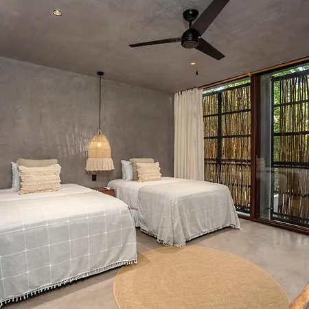 Villa Spectacular Luxury Villa, 3 Bedrooms, Private Pool *