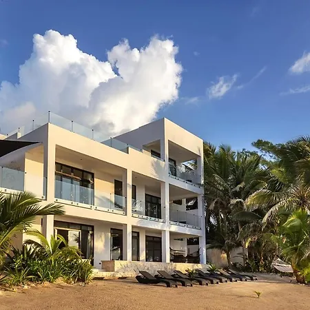 Seafront Luxury & Freedom With Staff Villa Tulum
