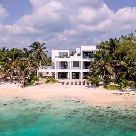 Seafront Luxury & Freedom With Staff Villa *