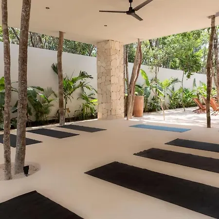 Hacienda Babylon - 9 10 Pools Gym & Sauna Holiday home *