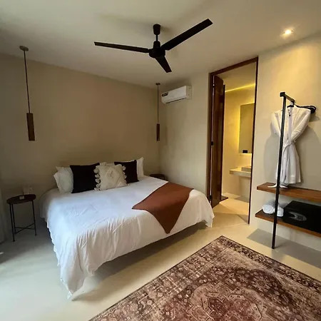 Holiday home Hacienda Babylon - 9 10 Pools Gym & Sauna