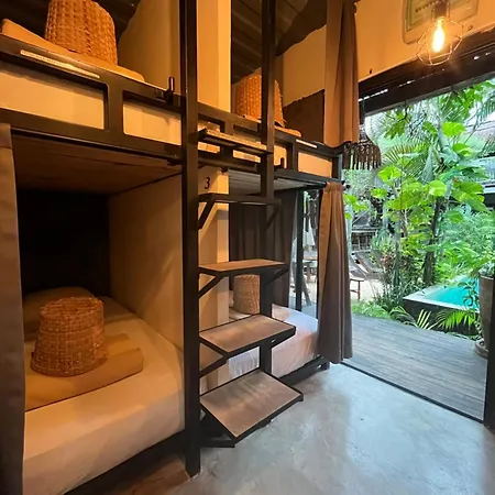 Hostel Meteora & Coffeehouse Tulum
