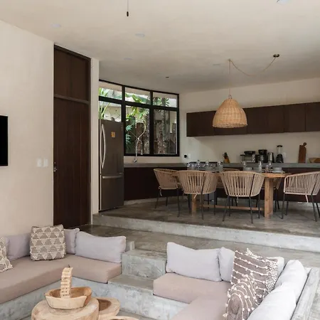 2 Tropical Bohemian Villas-2 Priv Pool-bbq 3a-3b