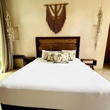 Luxe 3br - Private Terrace, Pool & Vibes *