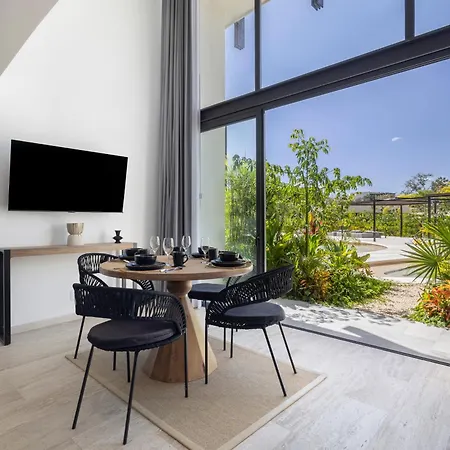 Mistiq Gardens 2 Apartment *