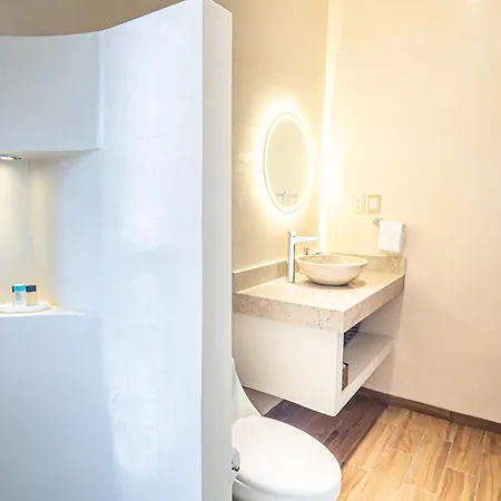 Ocean Breeze - A Few Steps From The Beach! *
