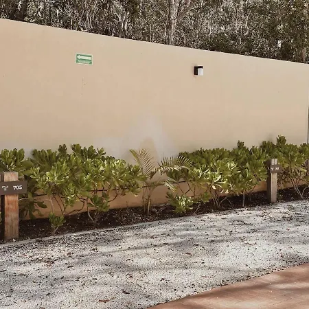 Private Parking Lot And Bbq *