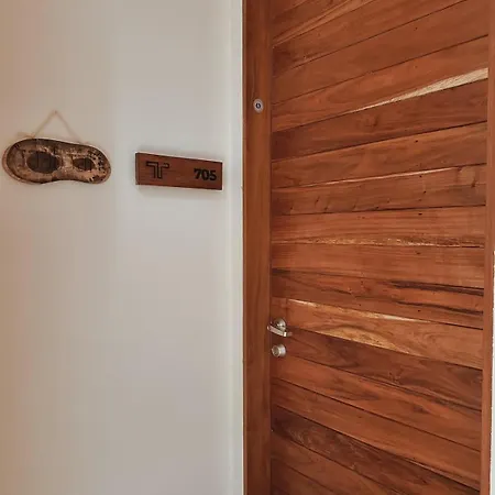 Private Parking Lot And Bbq Apartment *