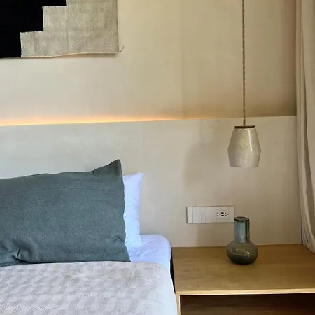 Romantic Design With Pool Island Apartment