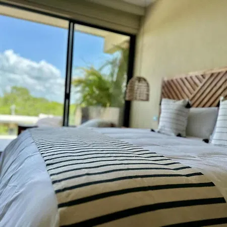 Apartment Private Jacuzzi Jungle Loft