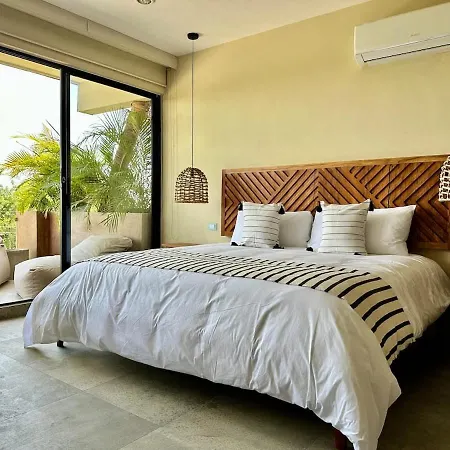 Apartment Private Jacuzzi Jungle Loft *