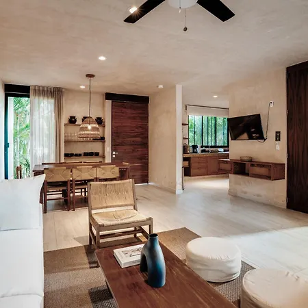 Buena Casa Tulum, Private With Pool, Housekeeper, & Breakfast Villa *