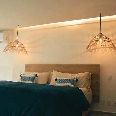 Loft Izel Sleeps 4 With Club Access, Close To La Veleta Apartment