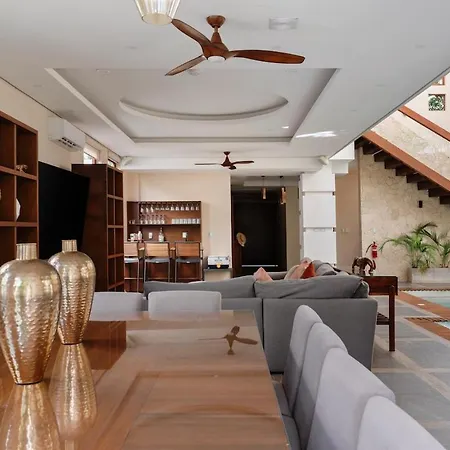 Wayak Luxury 5br Private Pool Gym, 24 7security *