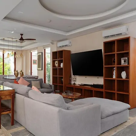 Villa Wayak Luxury 5br Private Pool Gym, 24 7security