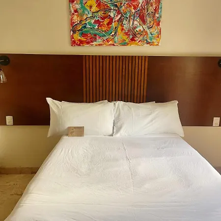 2br Kobah 1 Block To & 5th Pool Gym Apartment *