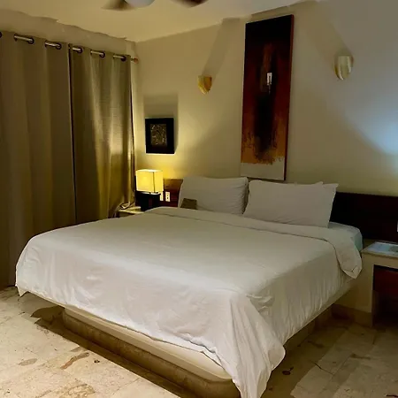2br Kobah 1 Block To & 5th Pool Gym Apartment