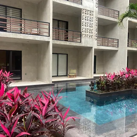 Swim Up Pool Apartment Tulum