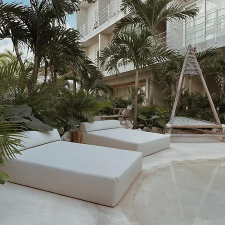 A Magical Spot In The Jungle Apartment