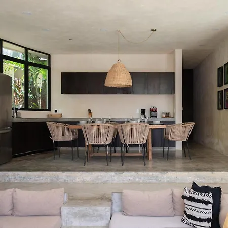 Rousseau Jungle Priv Pool Concierge 1b Villa
