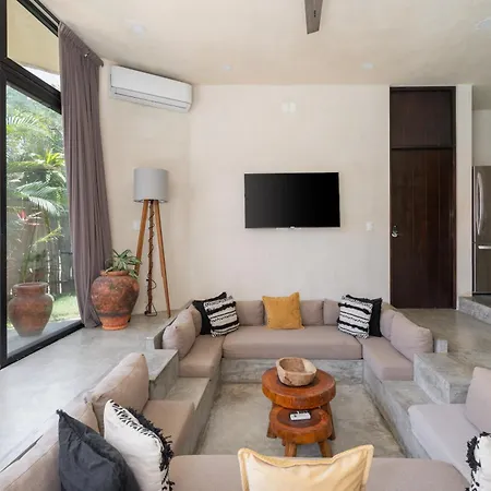 Villa Rousseau Jungle Priv Pool Concierge 1b