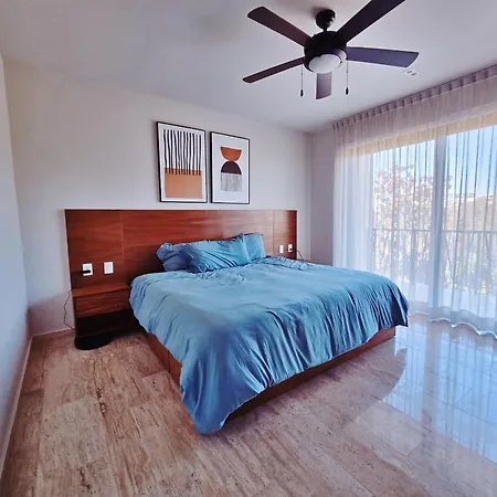 Apartment 1 Bedroom With King Bed And Balcony With Amenities View *