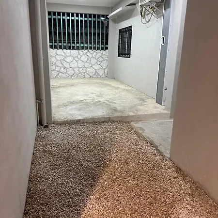 Alcoby Hostal *