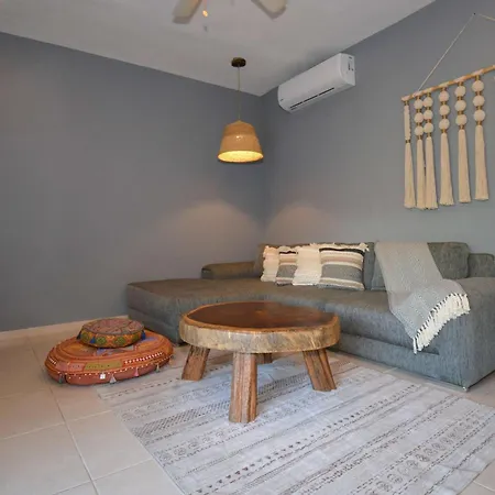 Peaceful Penthouse With Private Rooftop In Gated Community Apartamento *