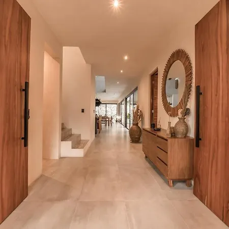 Villa With 2 Pools With Security Guard For 10 Guests