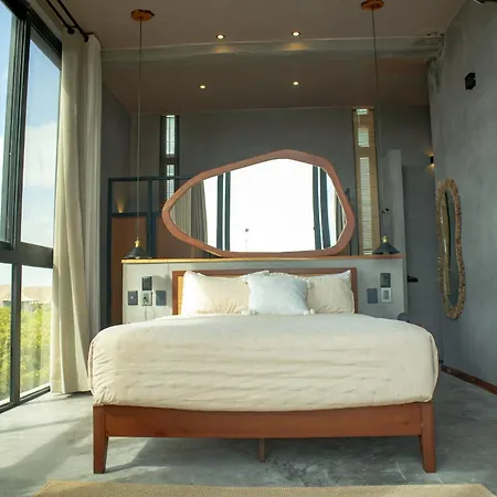 Caiman Habitat Hotel