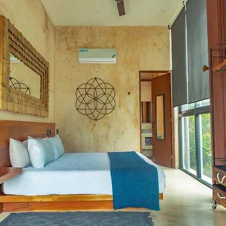 Caiman Habitat Hotel