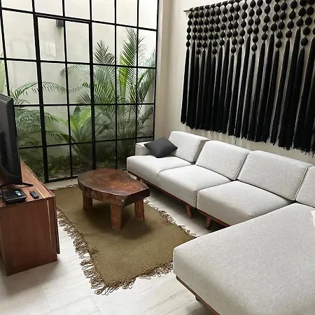 Incredible 3br House For 6, Pool, Near