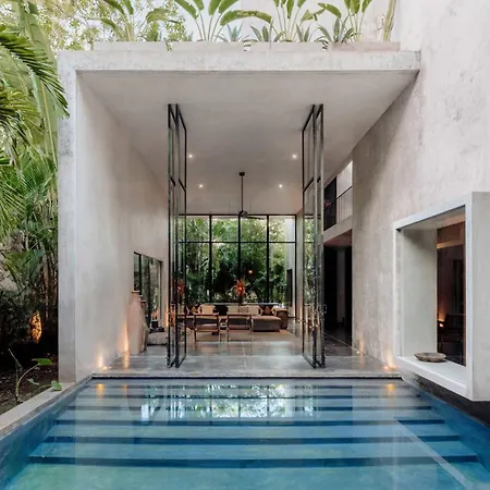 Tulum's Famous Architectural Gem * Tulum