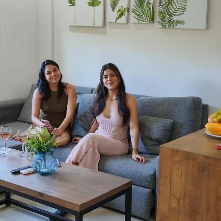 Tiktok Lounge Sunrise Haven Apartment *