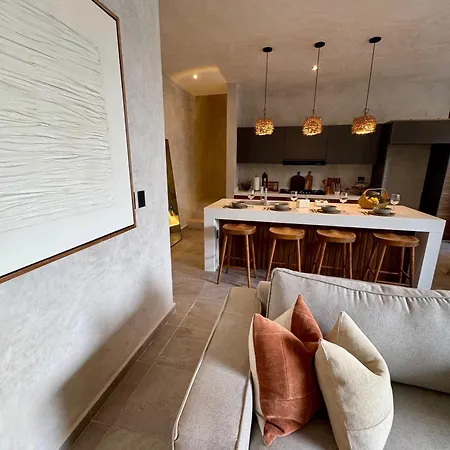 Villa Luxury With 2 Private Pools & Rooftop *