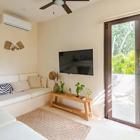 W Private Pool Ideal For Families Y Friends Holiday home *