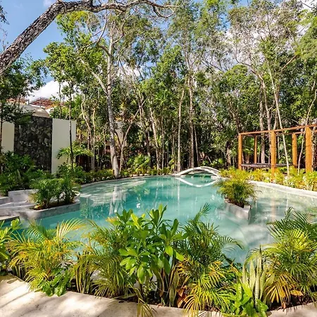 W Private Pool Ideal For Families Y Friends Holiday home *