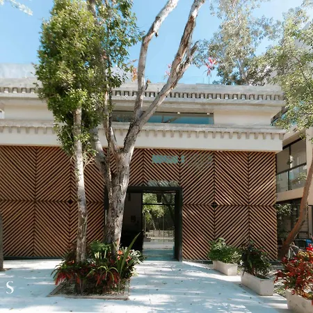 Modern 2br Oasis With Pool Views At Chaan Ha Apartment