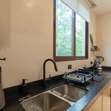 Apartment Nature Retreat With Tub And Terrace