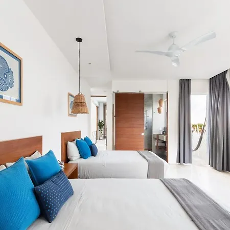 Villa Luxury Oceanfront Estate With Pool, Staff, Sleeps 24 *