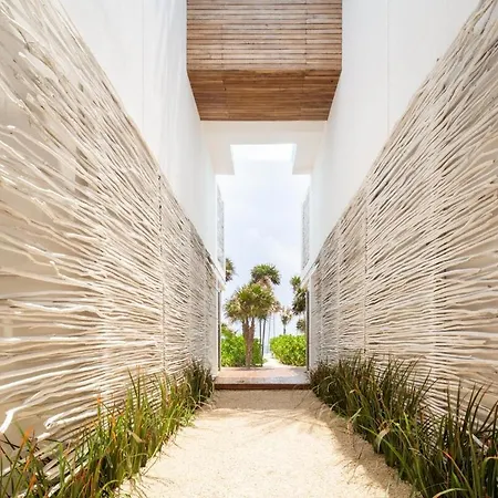 Luxury Oceanfront Estate With Pool, Staff, Sleeps 24