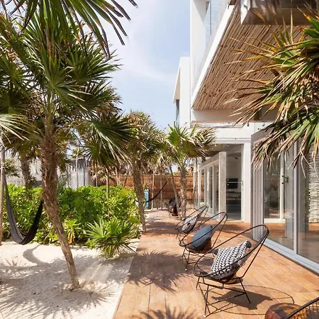 Villa Luxury Oceanfront Estate With Pool, Staff, Sleeps 24 *