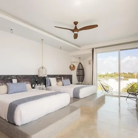 Villa Luxury Oceanfront Estate With Pool, Staff, Sleeps 24 Tulum