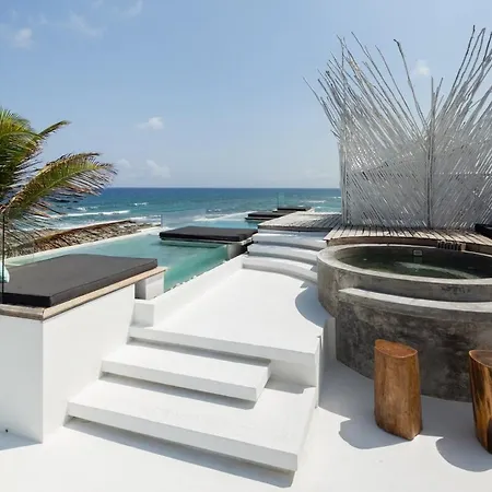 Villa Luxury Oceanfront Estate With Pool, Staff, Sleeps 24 Tulum
