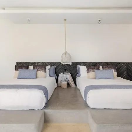 Villa Luxury Oceanfront Estate With Pool, Staff, Sleeps 24 *