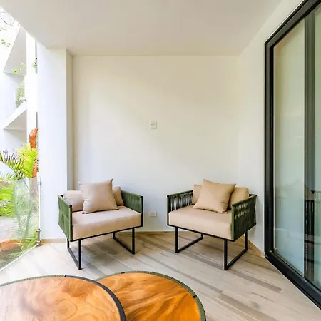Anana Yaaxlum 105 S Apartment *